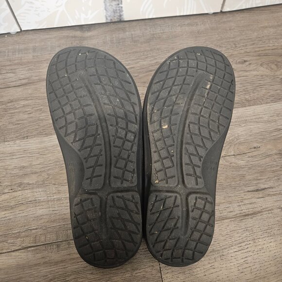 OOFOS Slides Men's 11 Women's 13 Black - Picture 8 of 11